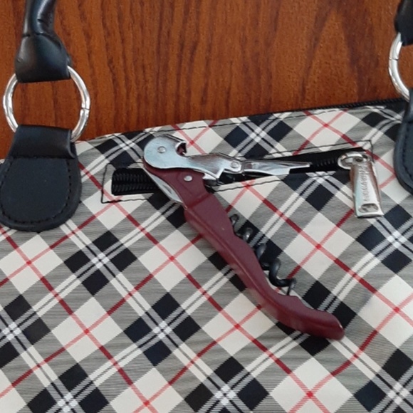 NEW Excellent Condition- Primewear insulated wine clutch NWT - Picture 3 of 3